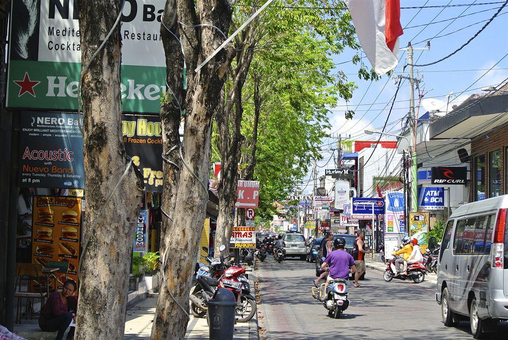 Vilarisi Hotel Legian Exteriör bild