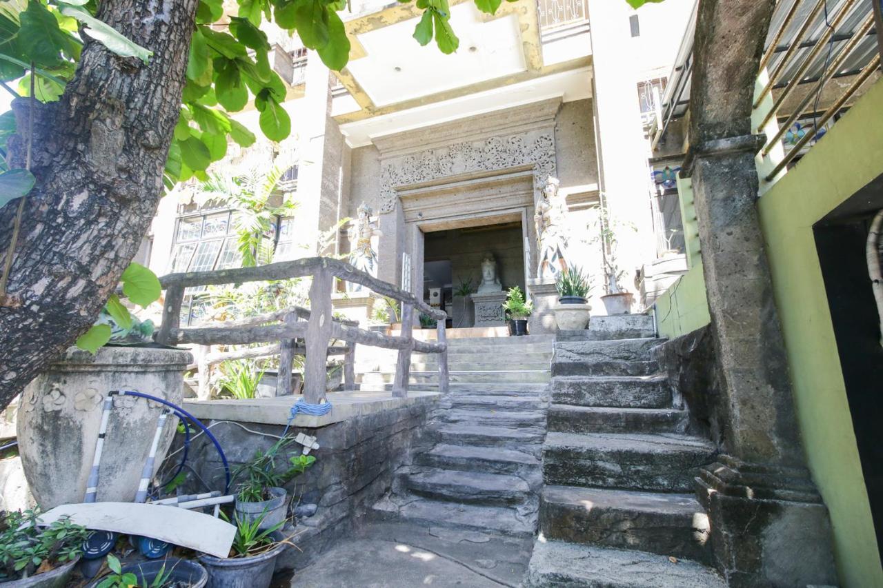 Vilarisi Hotel Legian Exteriör bild